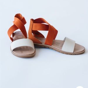 NEVER WORN Sorel: Ella II Sandal in Desert Sun and Chalk, size 8.